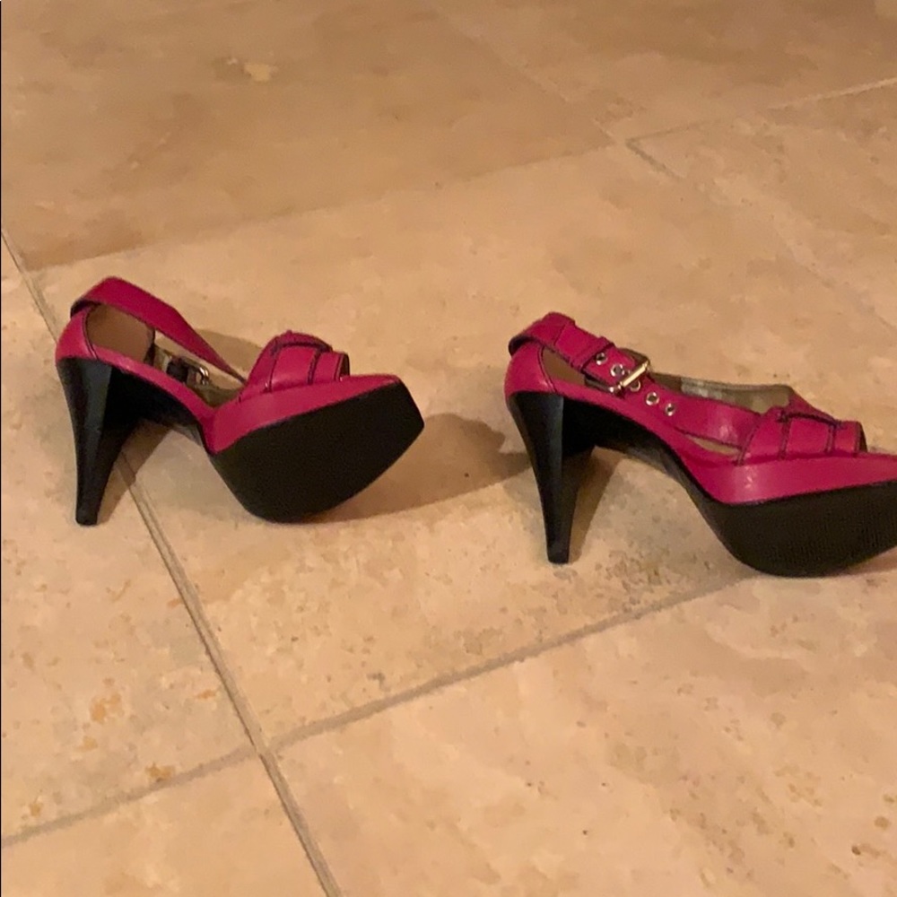 Sandals - Picture 5 of 5